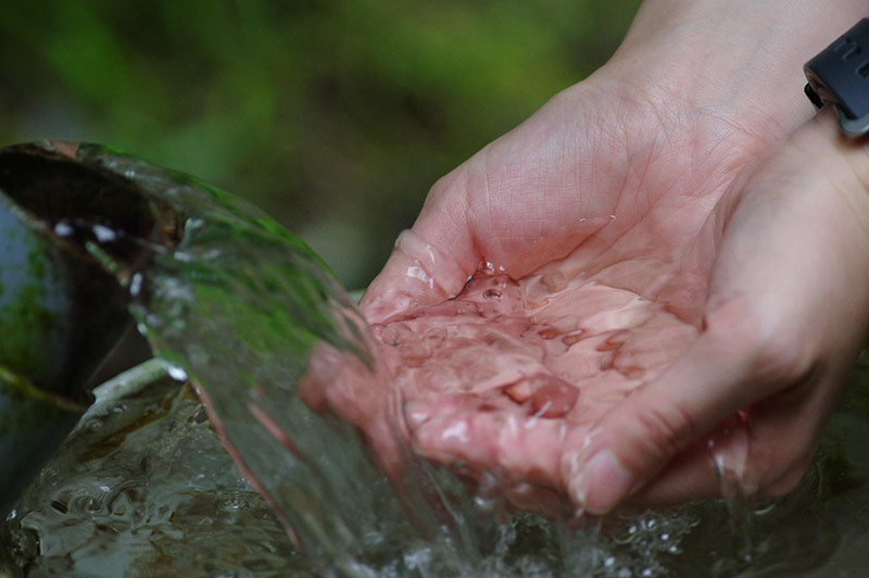 水